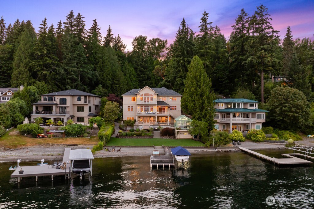 454 W Lake Sammamish Parkway NE