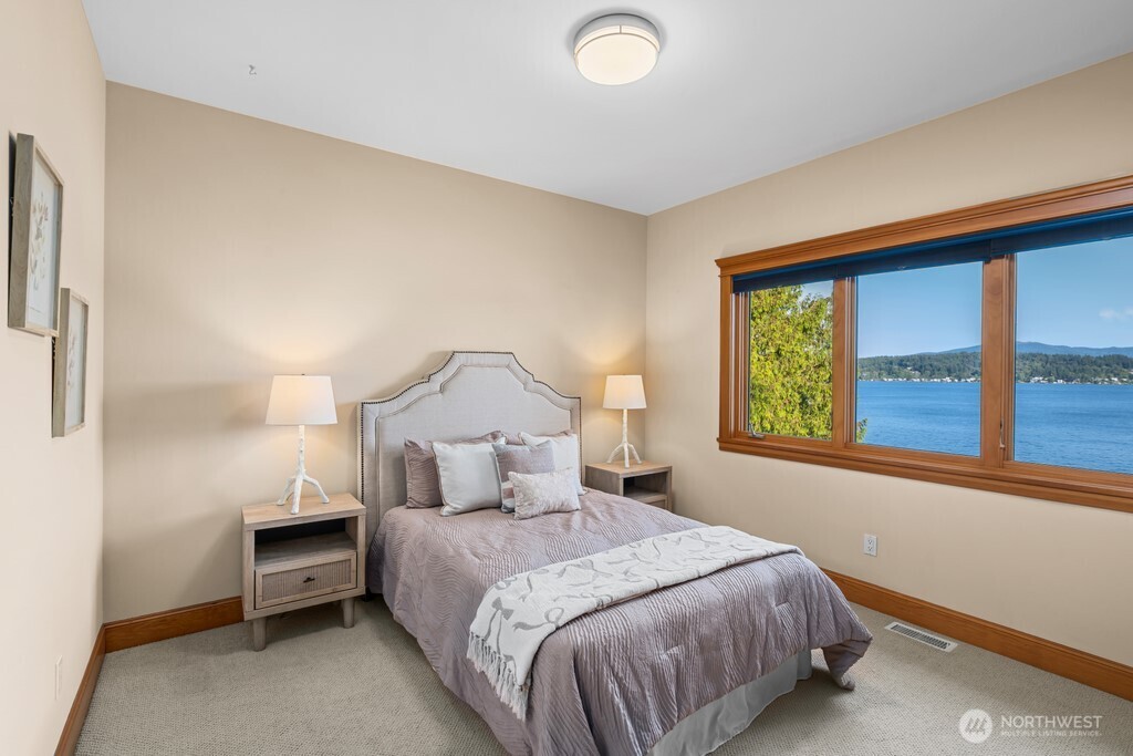454 W Lake Sammamish Parkway NE