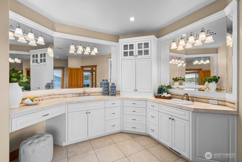 454 W Lake Sammamish Parkway NE