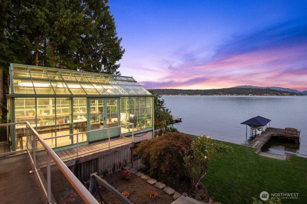 454 W Lake Sammamish Parkway NE