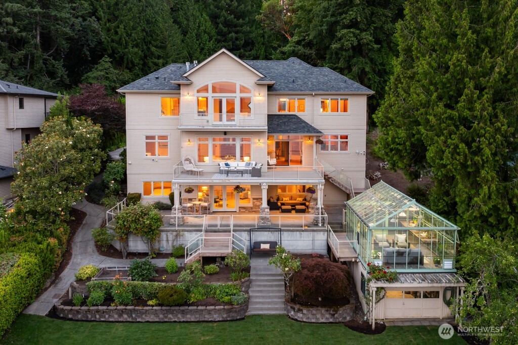 454 W Lake Sammamish Parkway NE