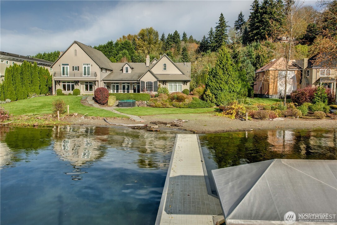4209 W Lake Sammamish Parkway SE
