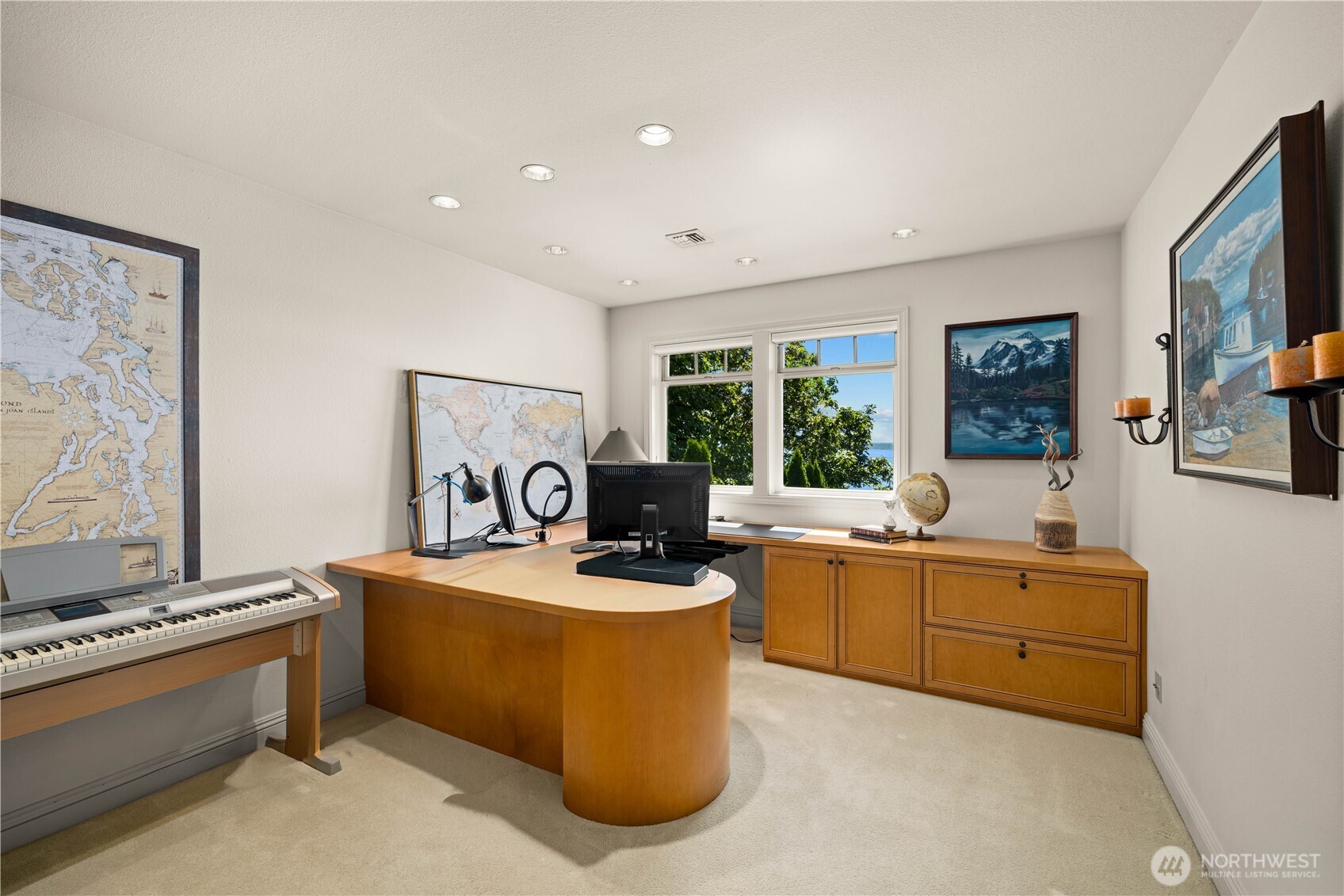 2555 Magnolia Boulevard W