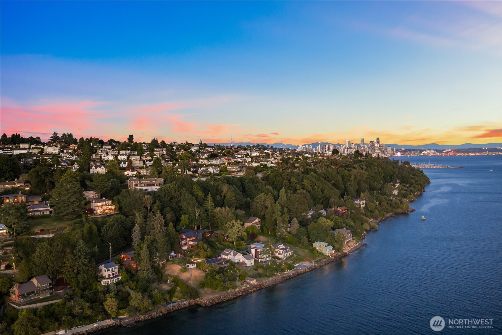 2555 Magnolia Boulevard W