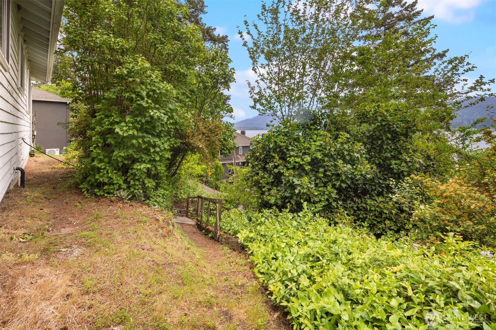 3027 E Lake Sammamish Parkway SE