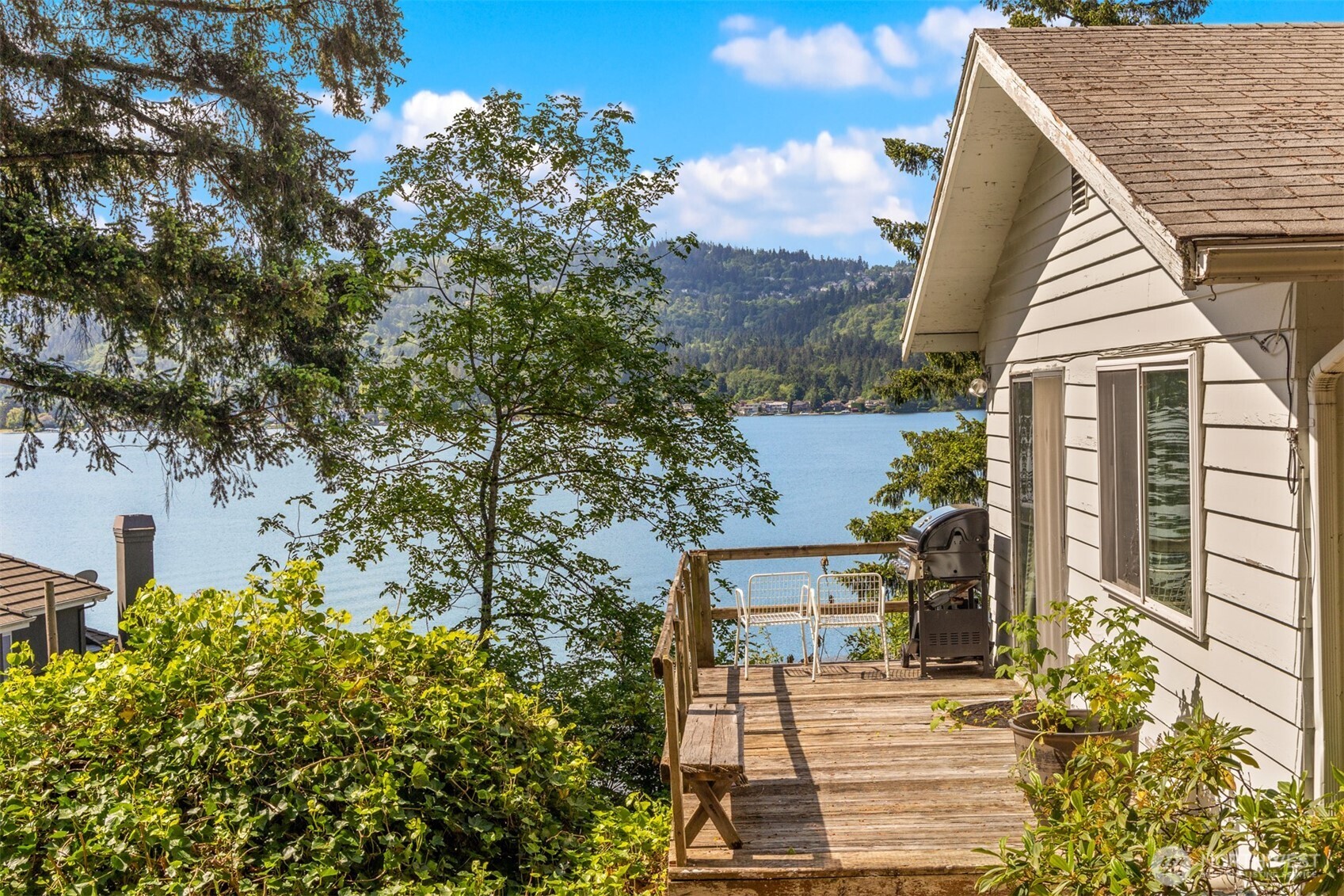 3027 E Lake Sammamish Parkway SE
