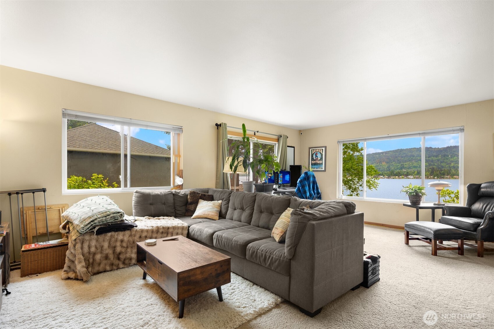 3027 E Lake Sammamish Parkway SE