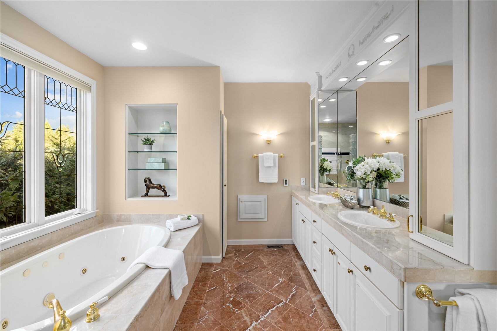 649 E Lake Sammamish Parkway SE