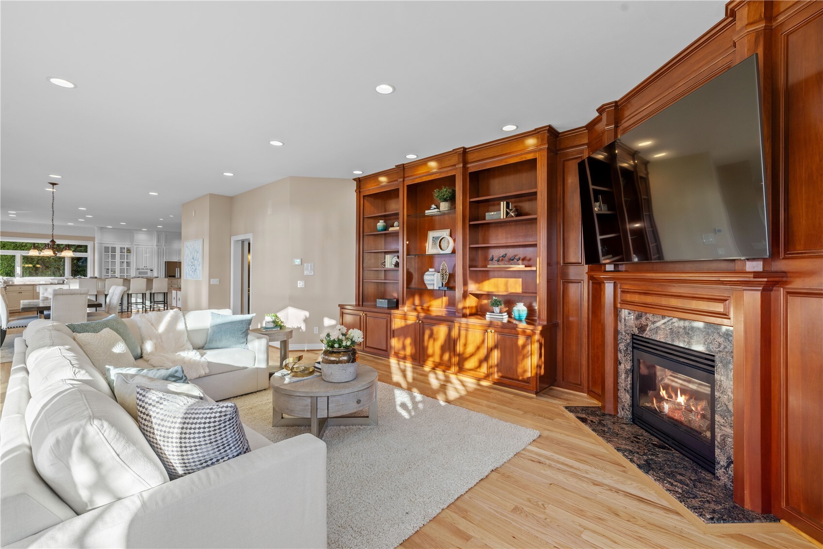649 E Lake Sammamish Parkway SE