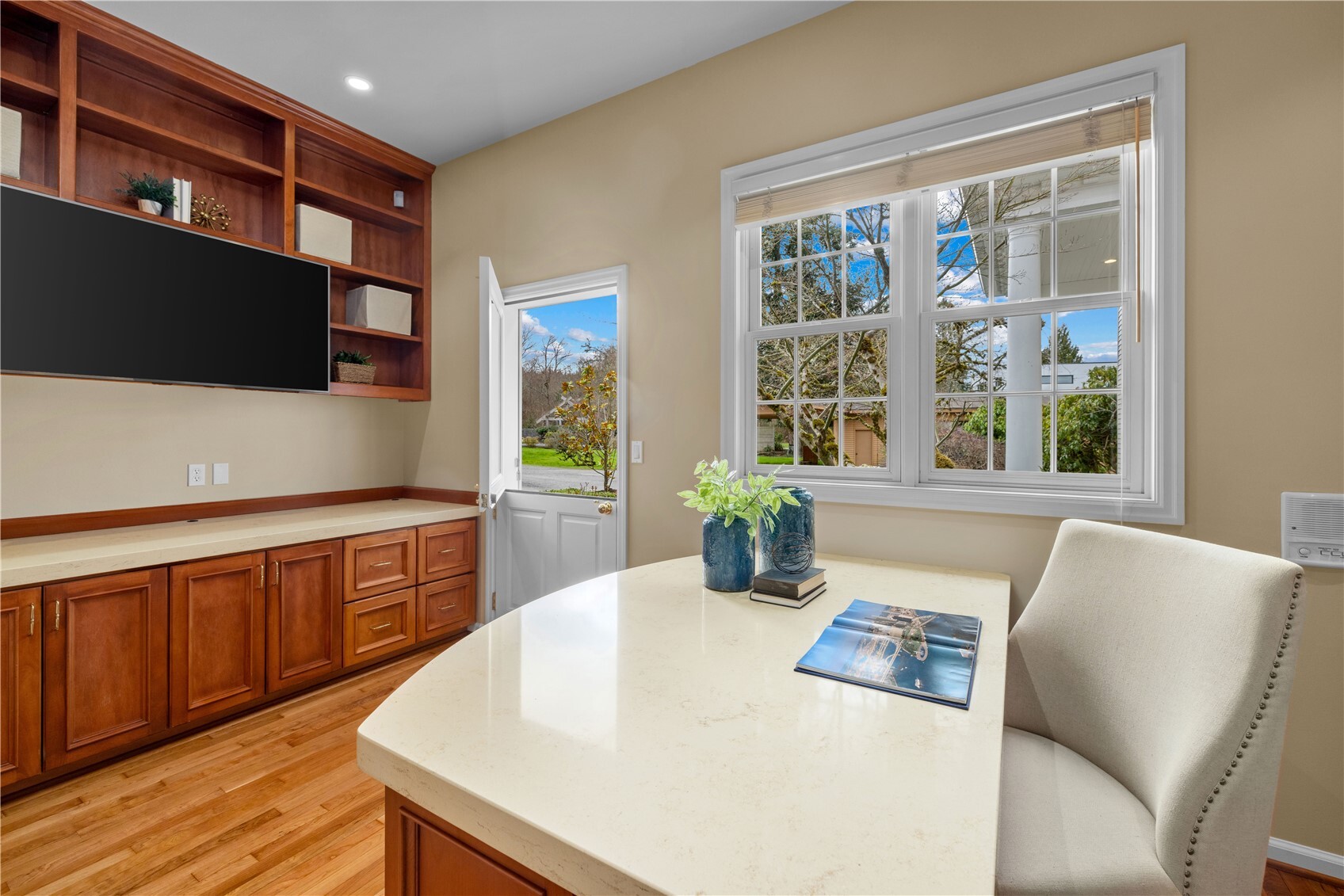649 E Lake Sammamish Parkway SE