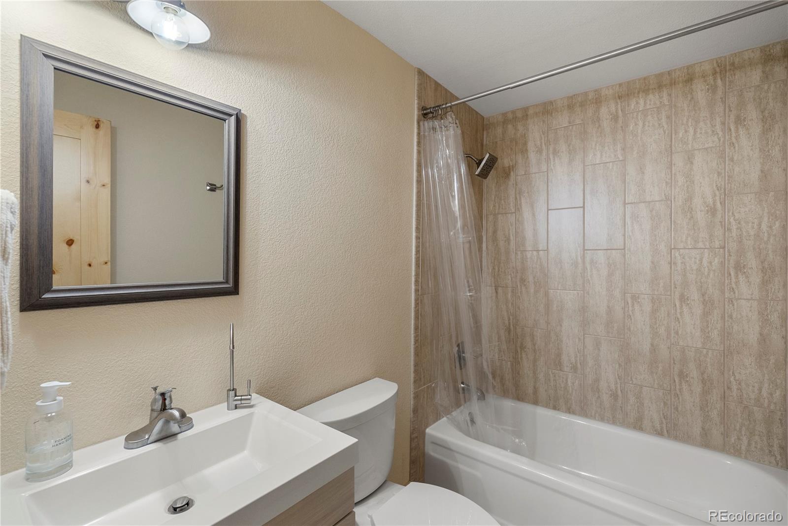 10925 Elizabeth Drive