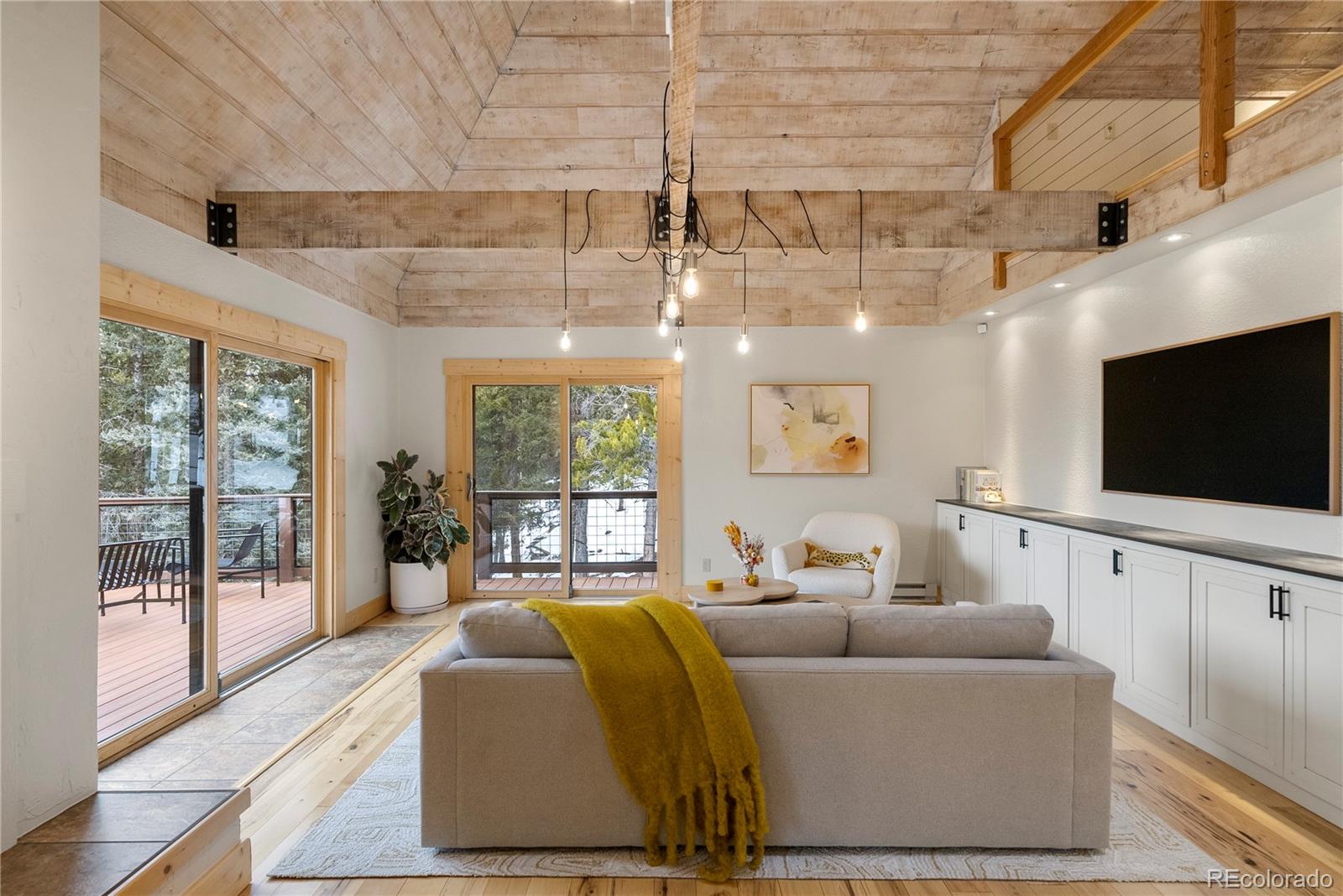 10925 Elizabeth Drive