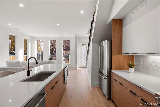 1811 N Williams Street