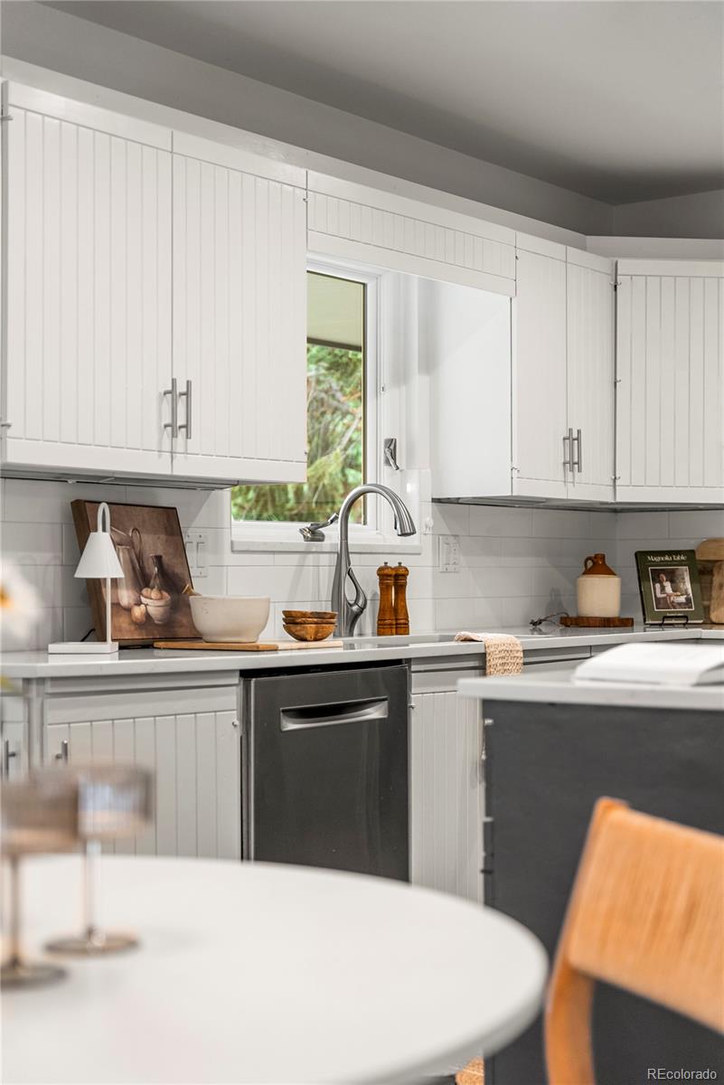 9591 E Orchard Drive