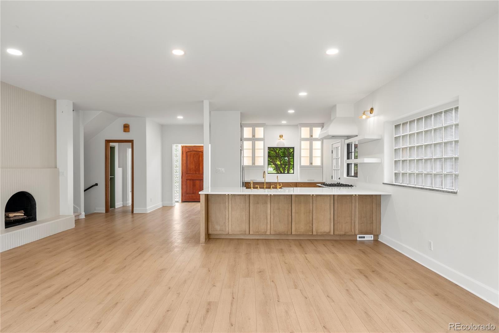 3445 S Clermont Street