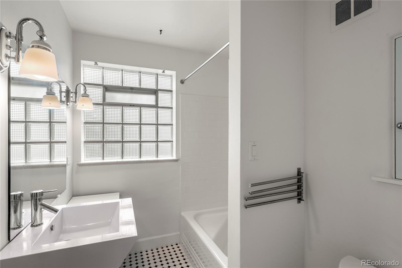 3445 S Clermont Street