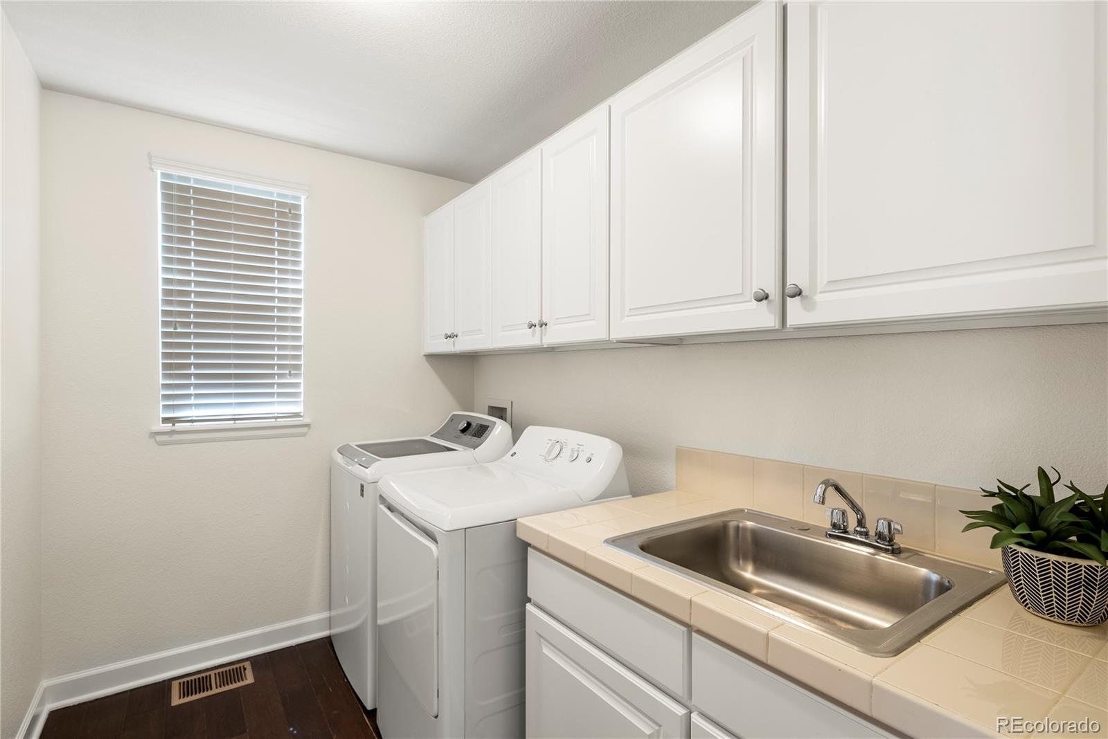 3116 Black Canyon Way