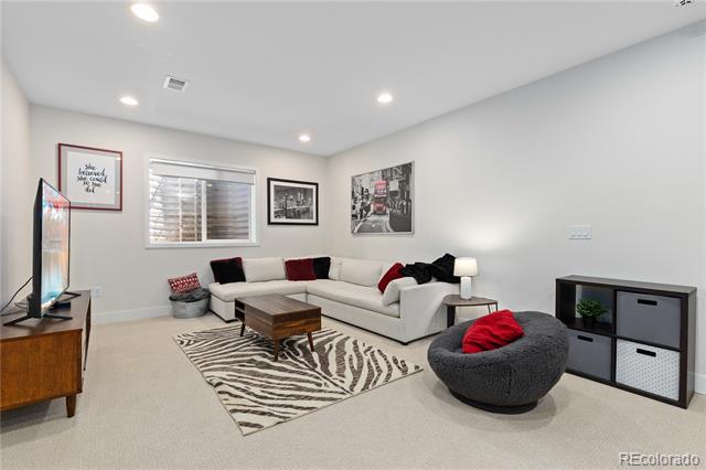 9750 E 62nd Drive