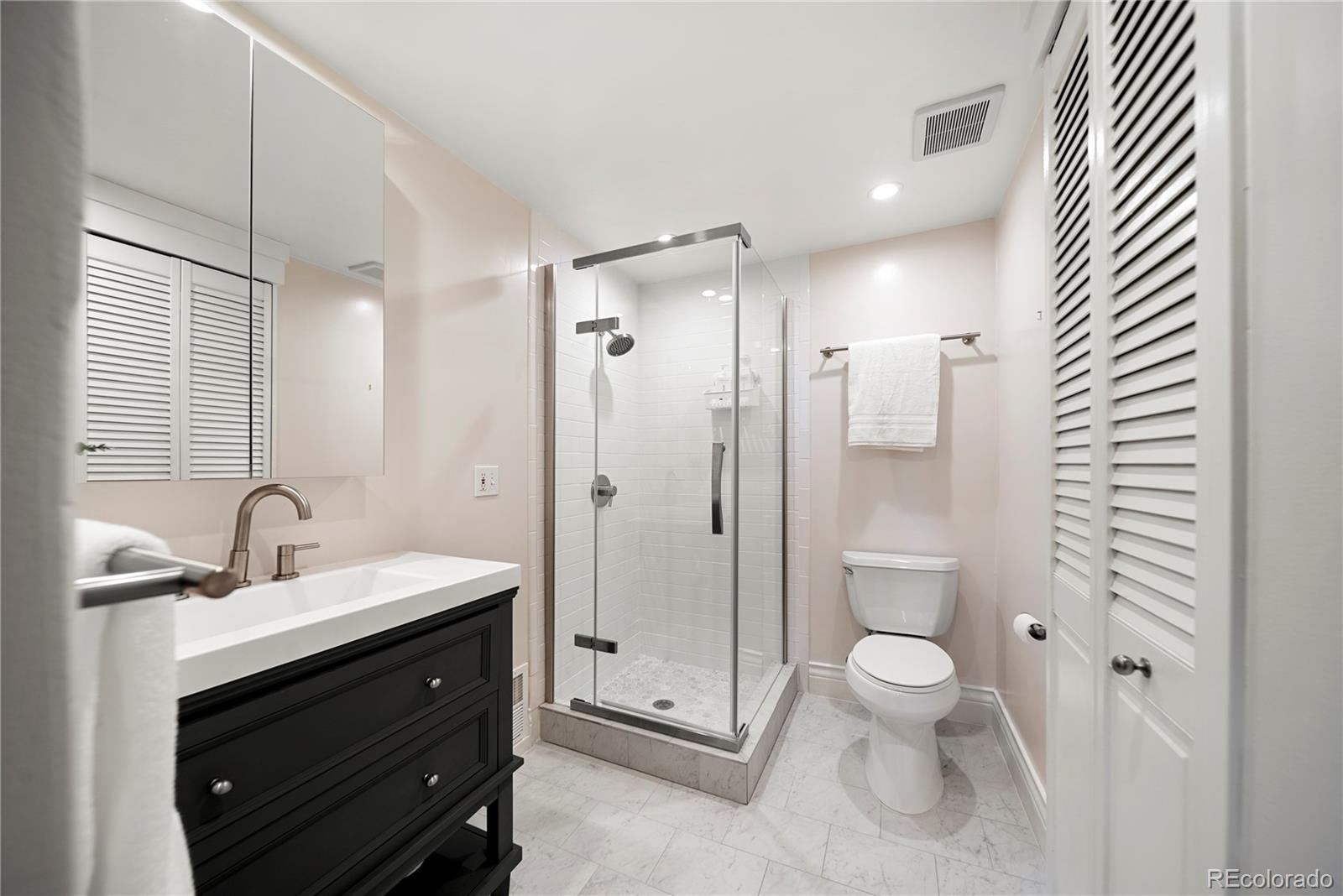 4949 E 6th Avenue Parkway