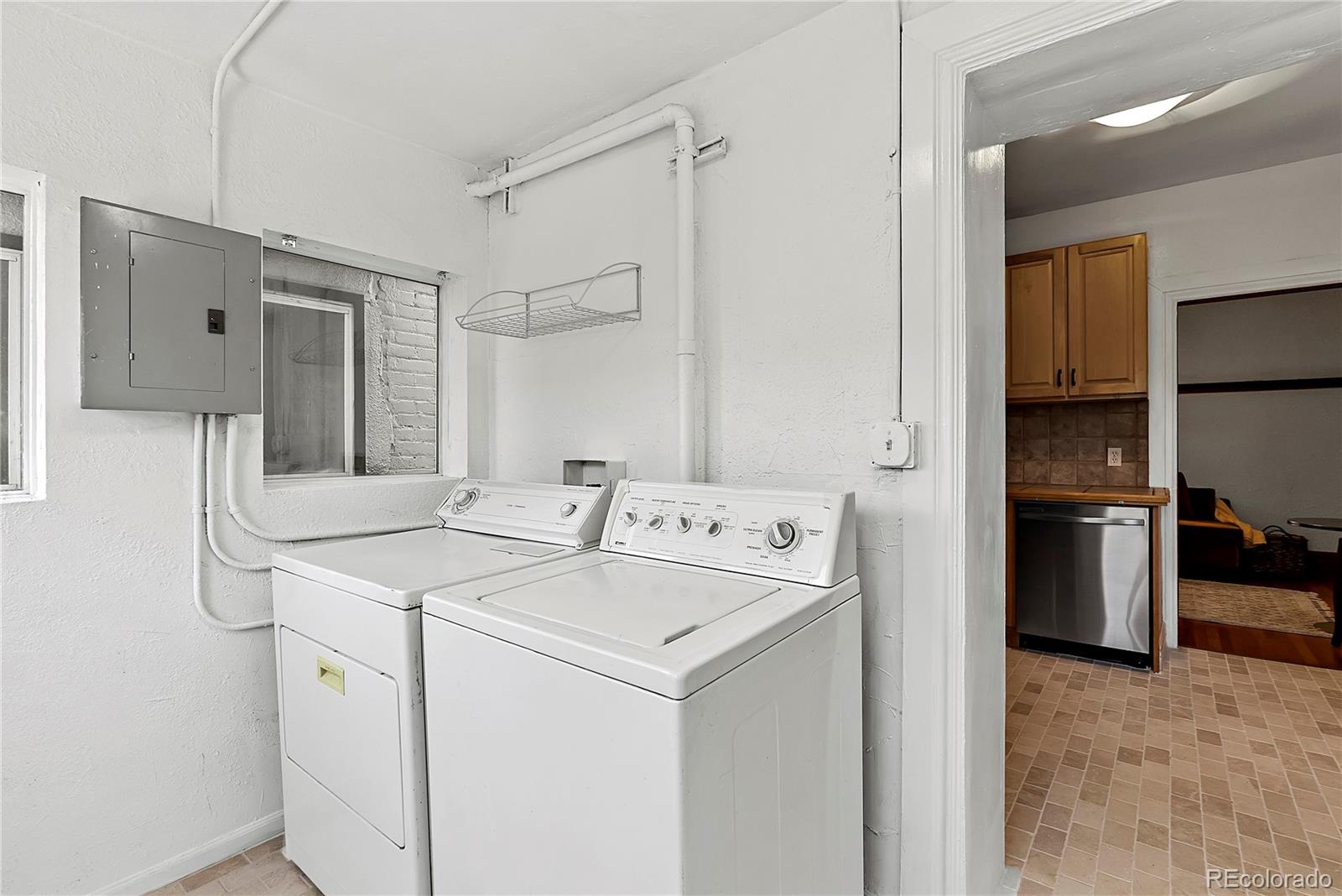 1305 E 13th Avenue Unit: 4