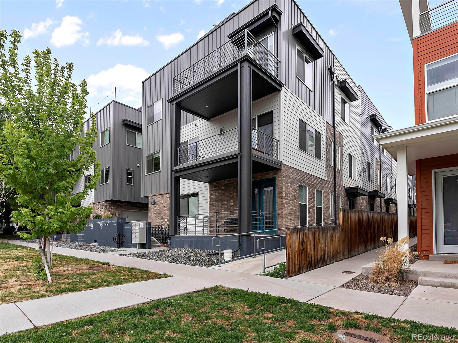 2737 W 24th Avenue Unit: 1