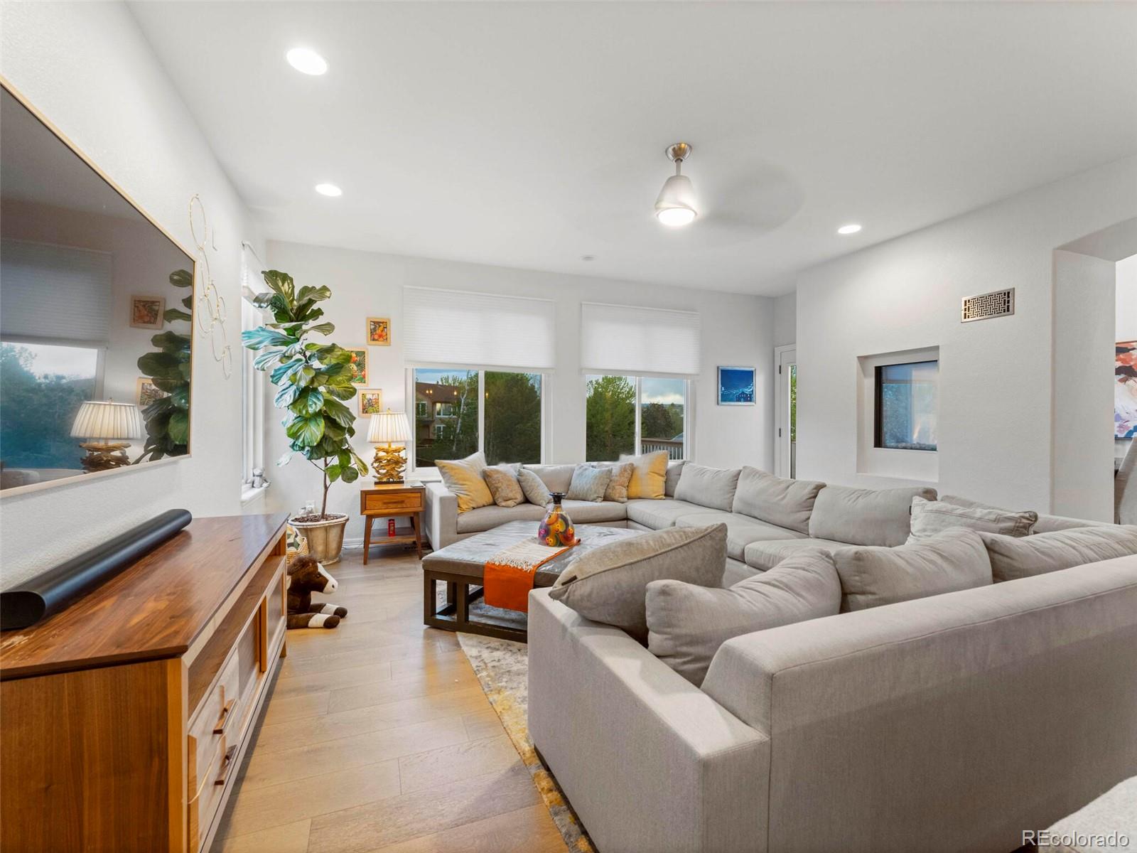 10193 Meadowbriar Lane