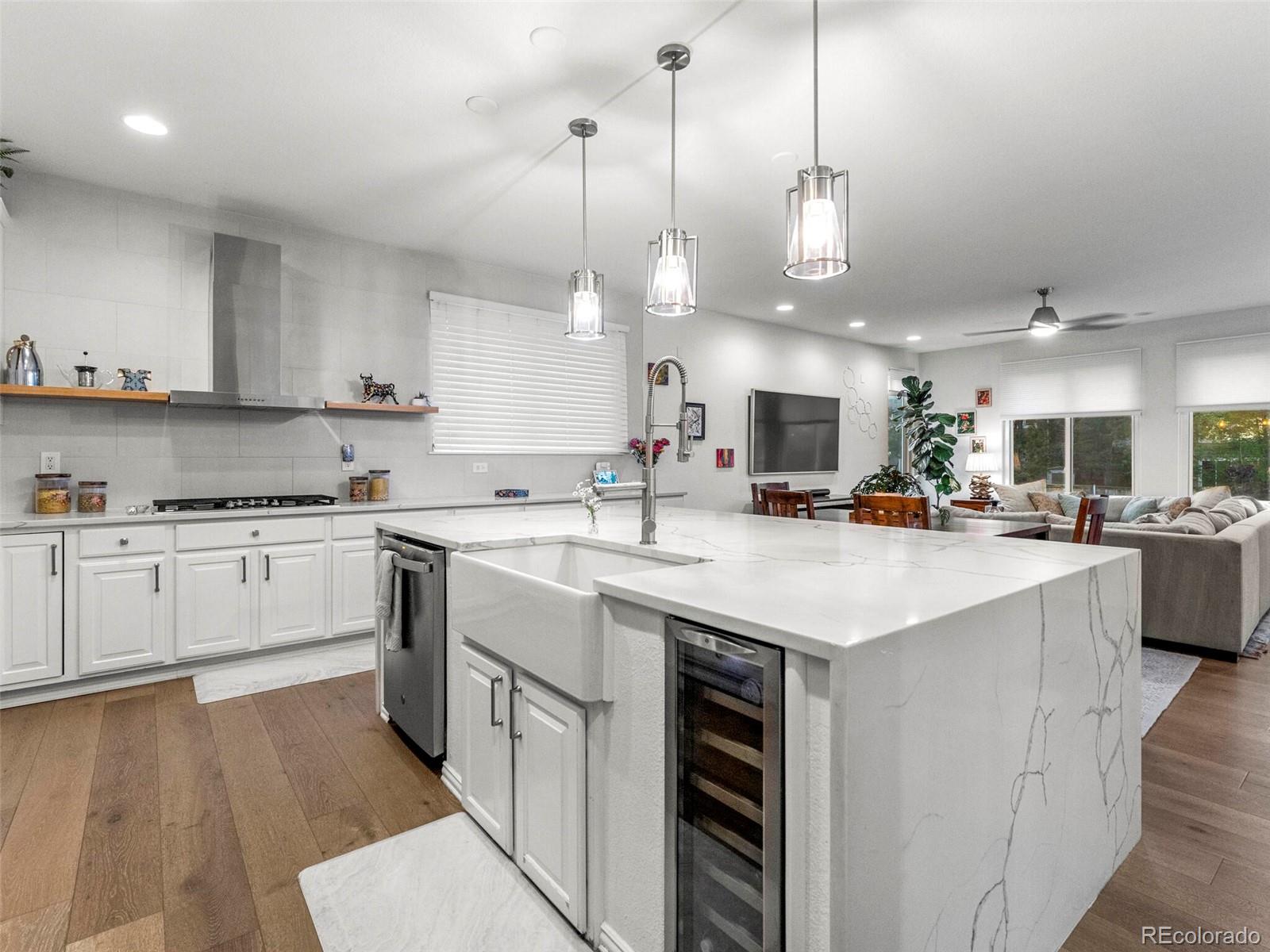 10193 Meadowbriar Lane