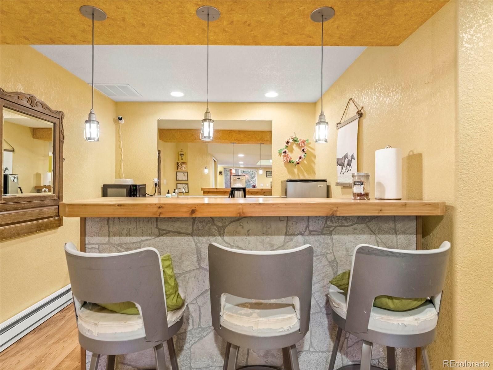 10193 Meadowbriar Lane