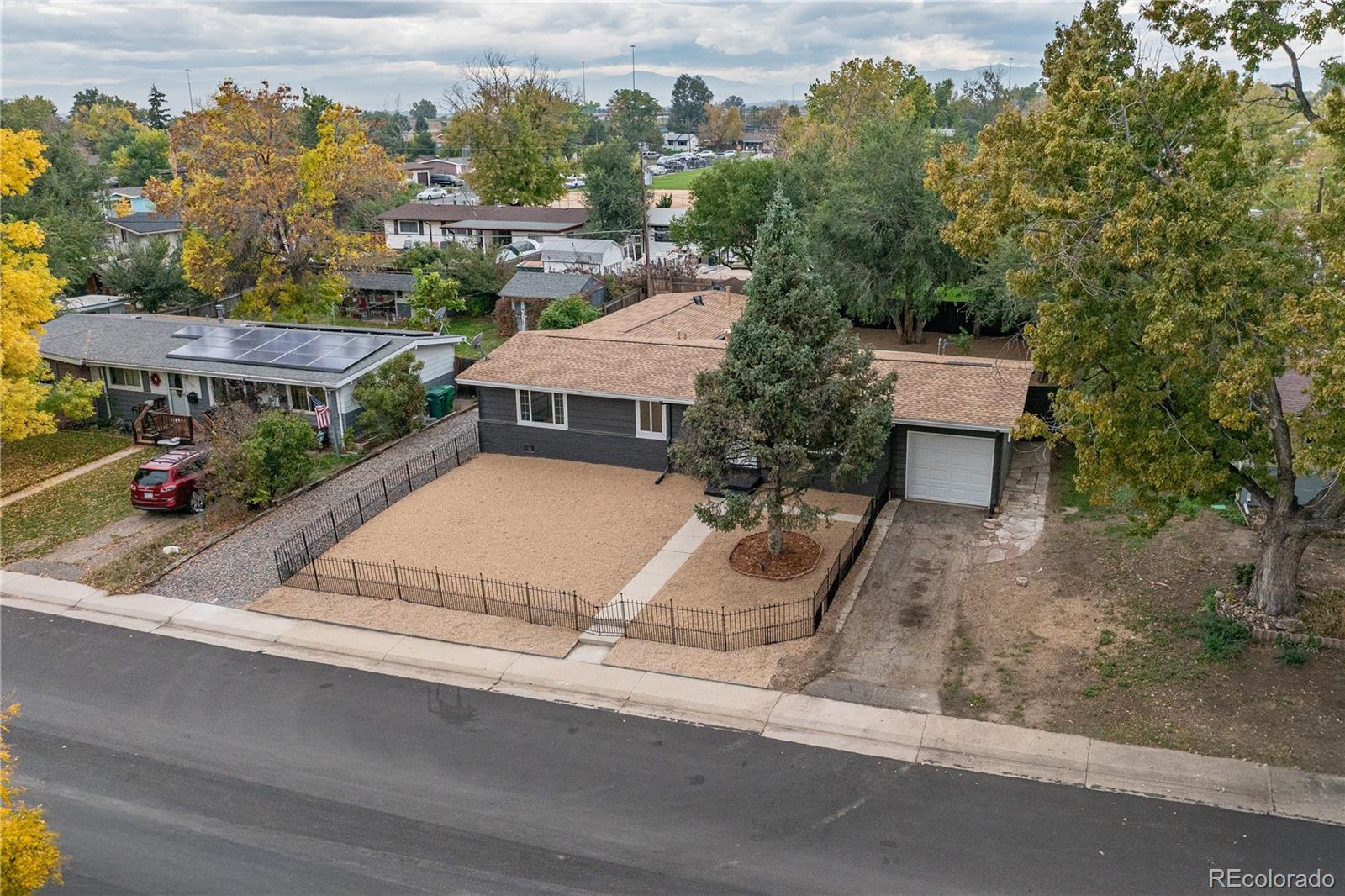 7809 Greenleaf Lane