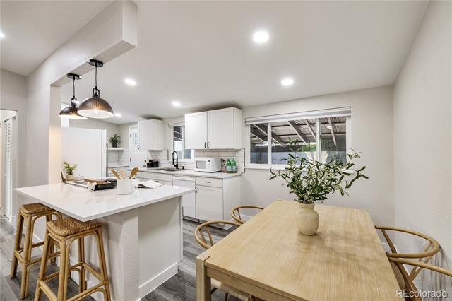 7809 Greenleaf Lane