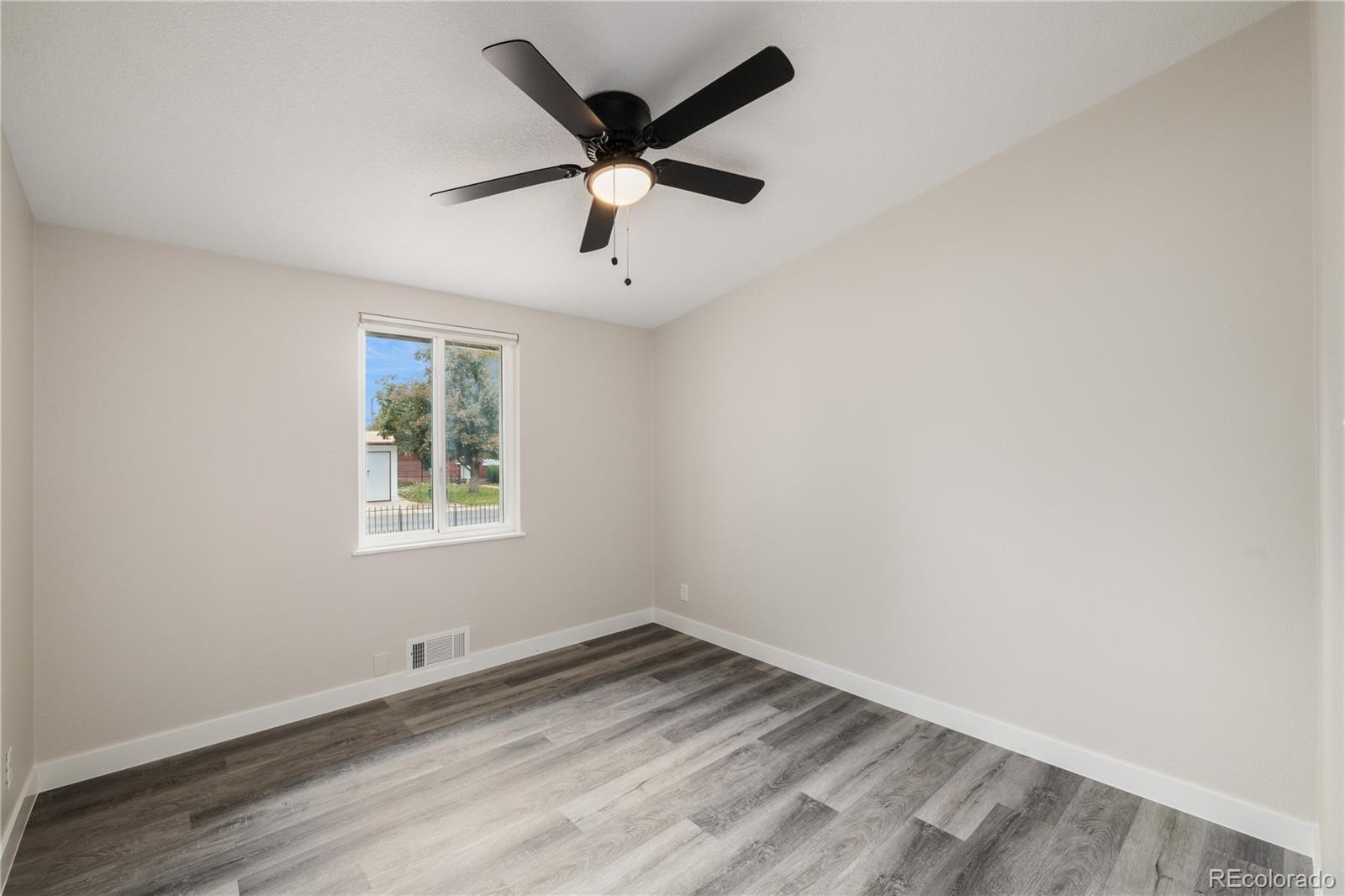 7809 Greenleaf Lane