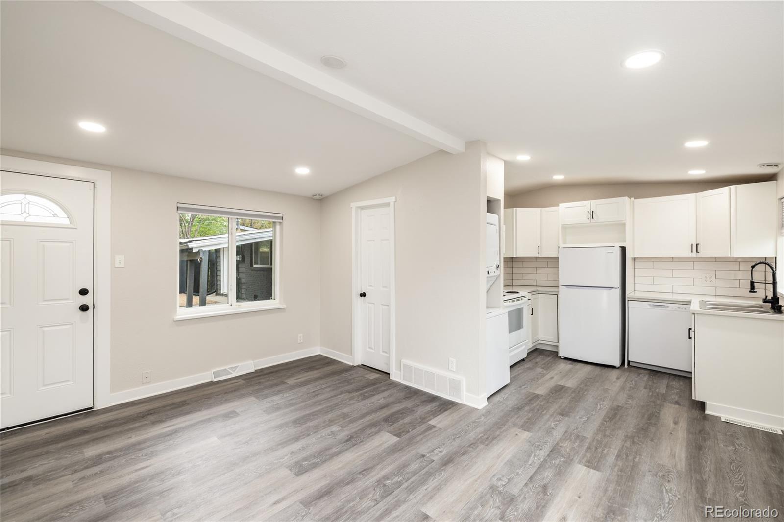 7809 Greenleaf Lane