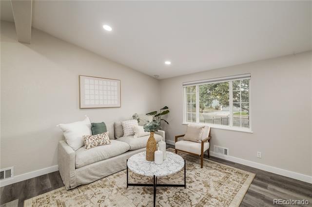 7809 Greenleaf Lane