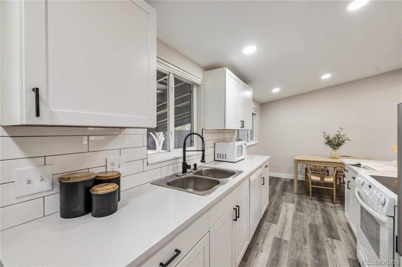 7809 Greenleaf Lane