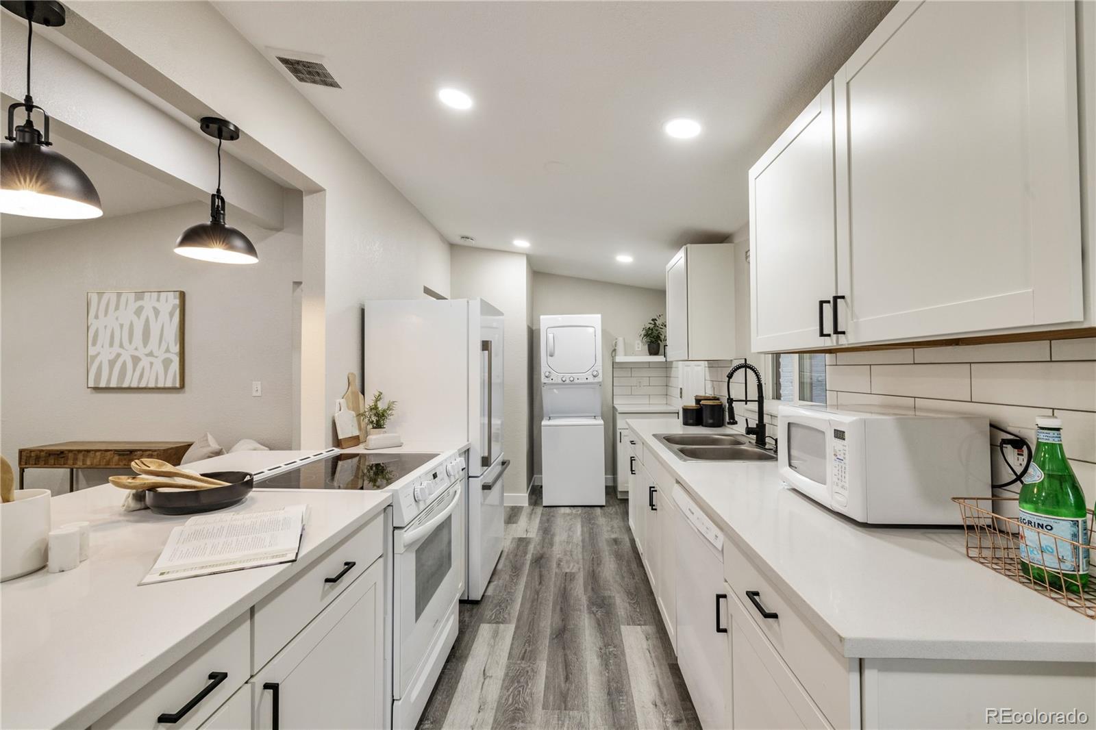 7809 Greenleaf Lane