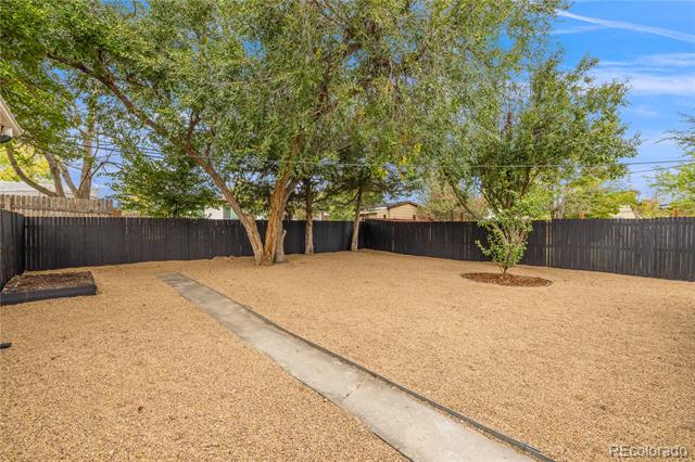 7809 Greenleaf Lane