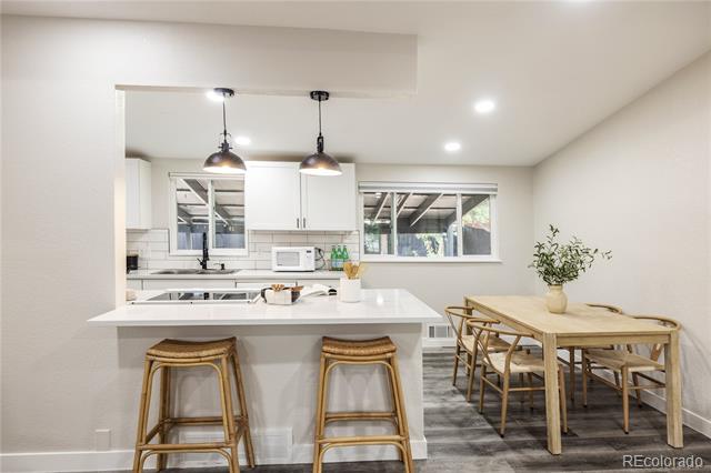 7809 Greenleaf Lane