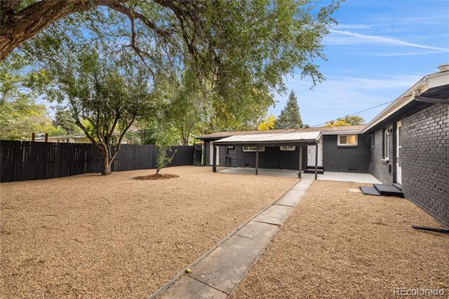 7809 Greenleaf Lane