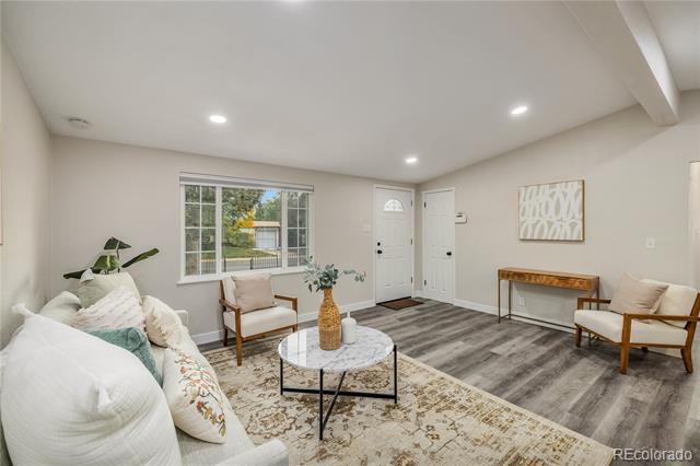 7809 Greenleaf Lane