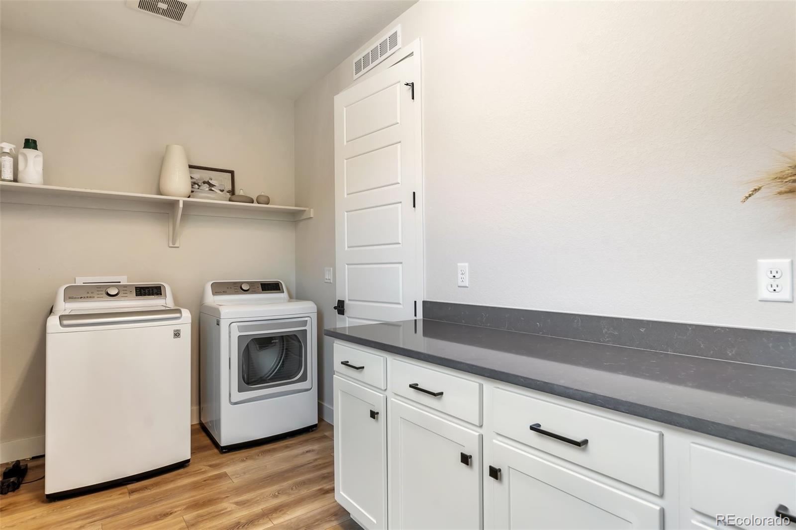 6468 Stable View Street