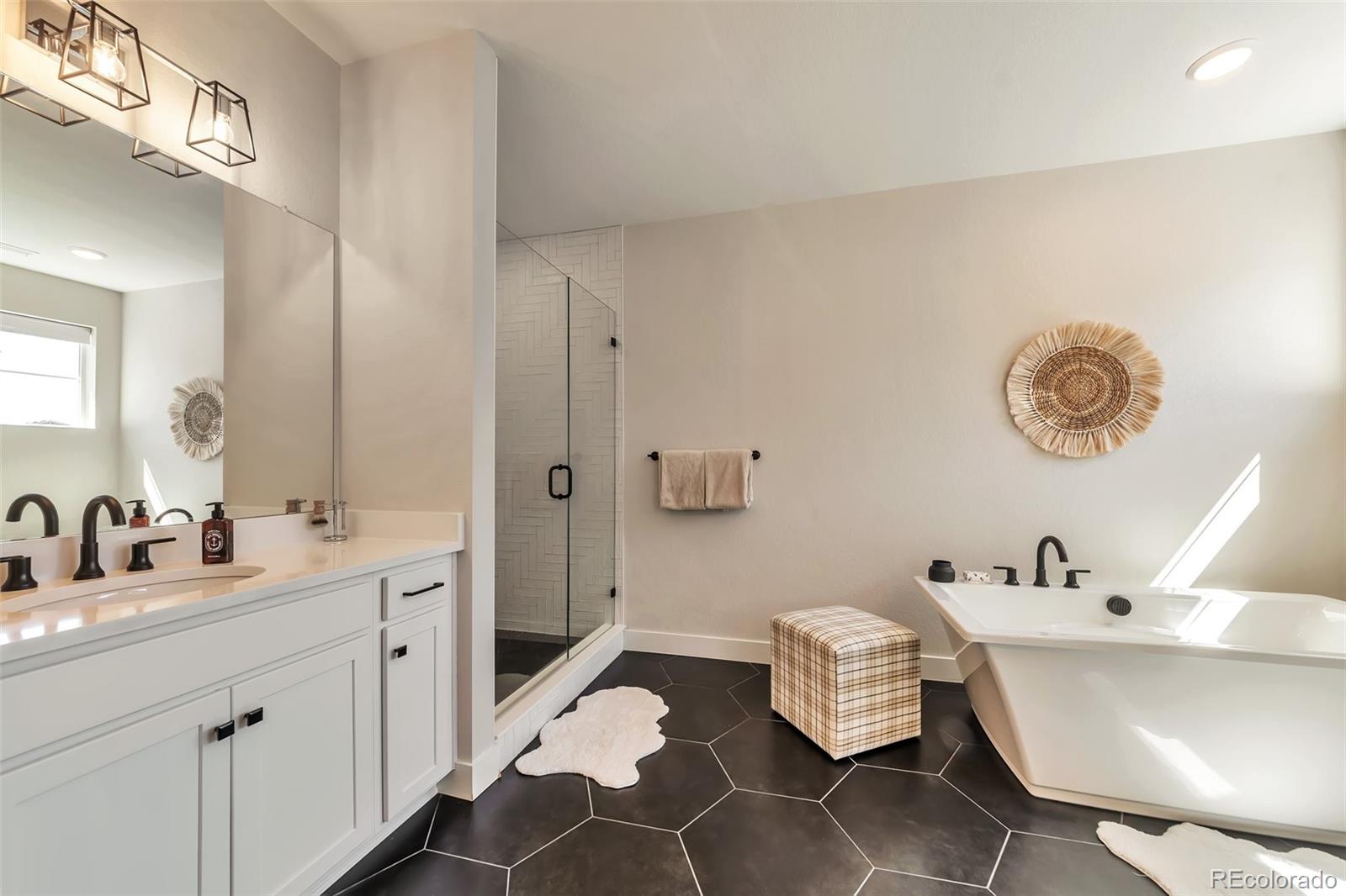 6468 Stable View Street