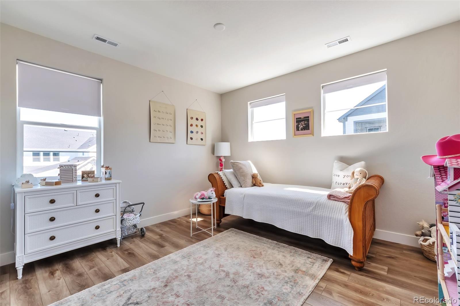 6468 Stable View Street