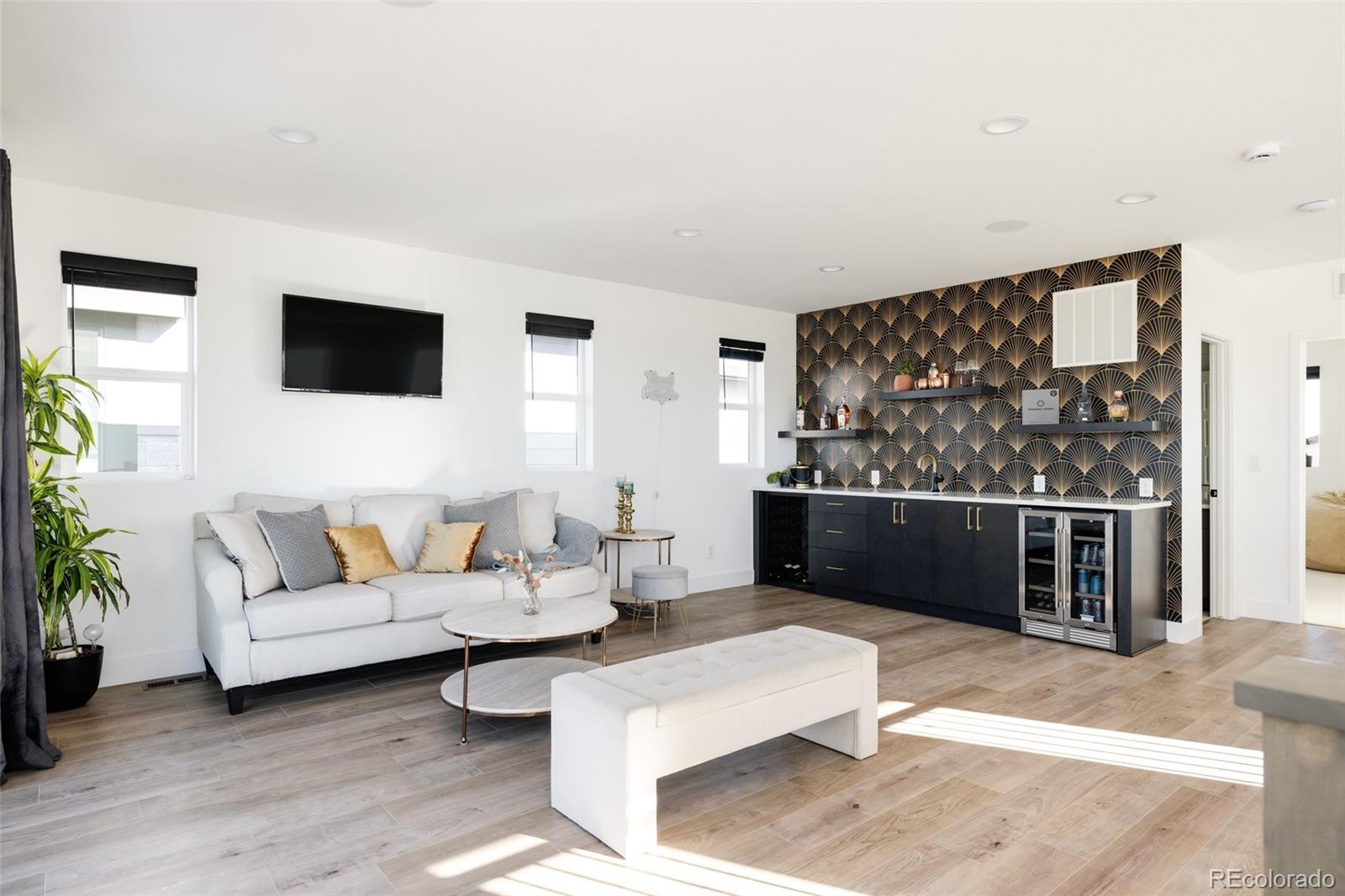 6202 N Galena Street