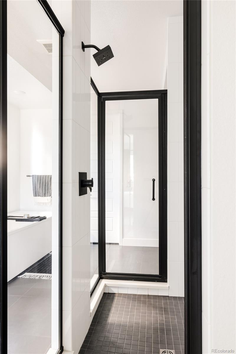 6202 N Galena Street