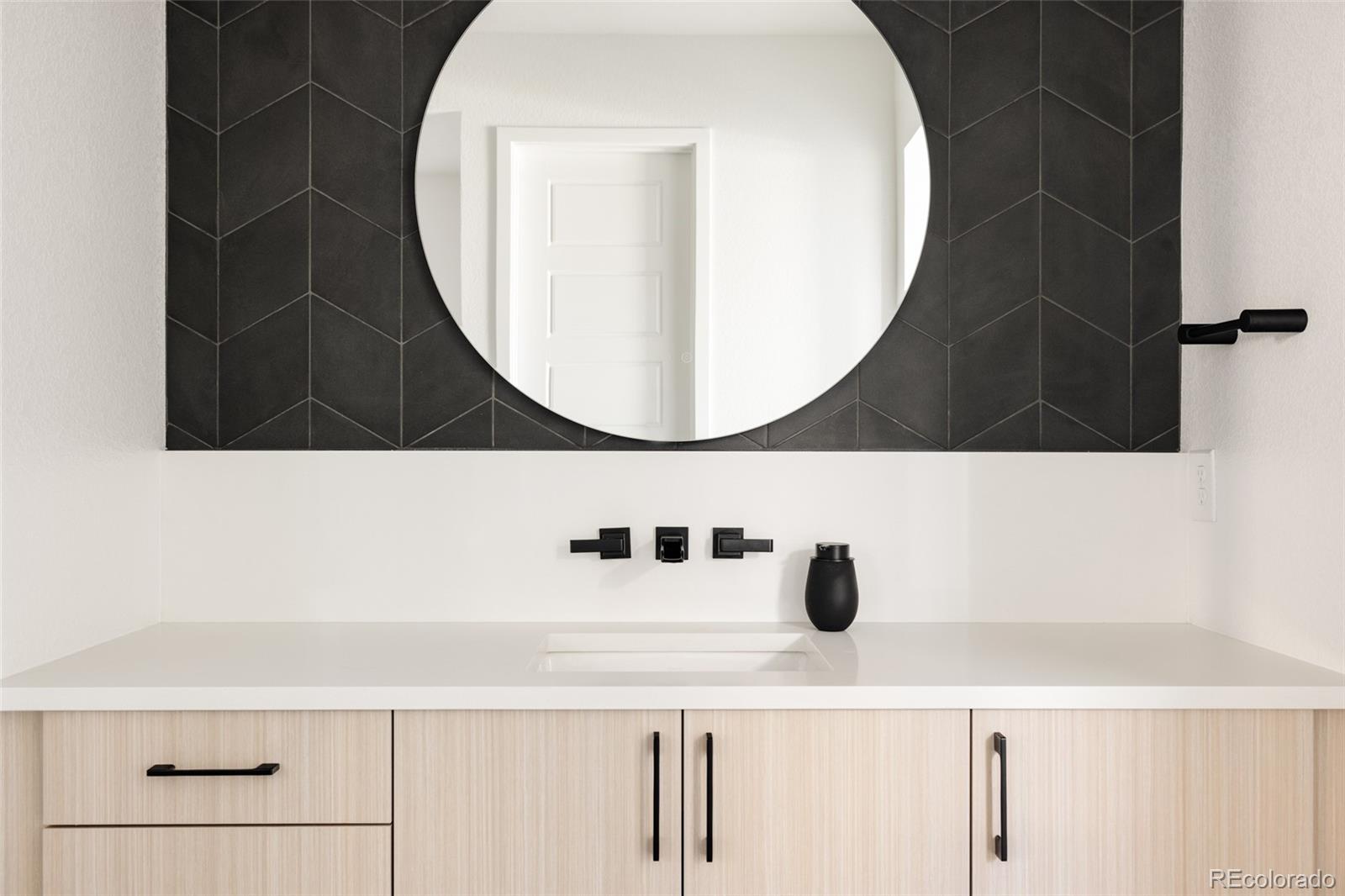 6202 N Galena Street