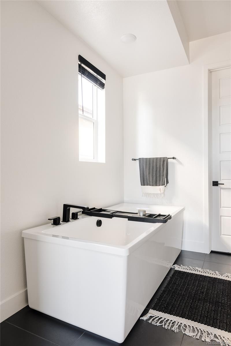 6202 N Galena Street