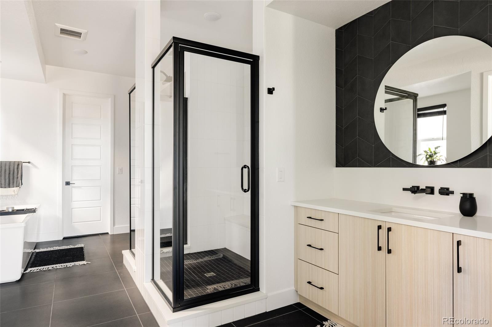 6202 N Galena Street