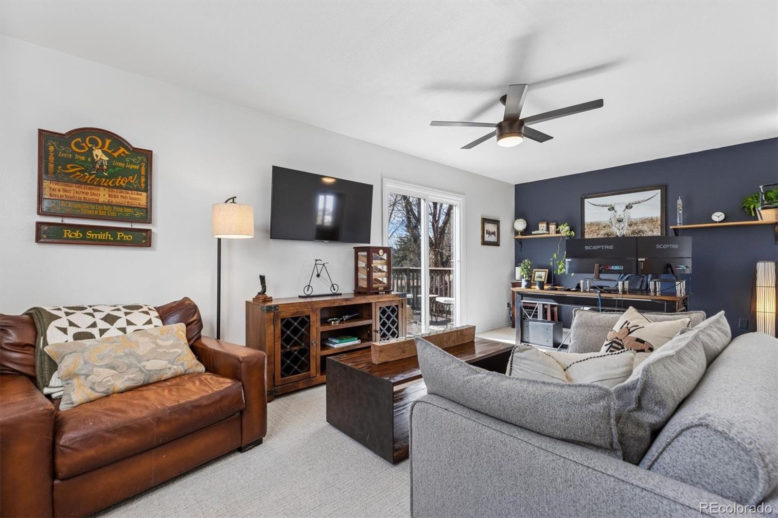 805 W Peakview Circle