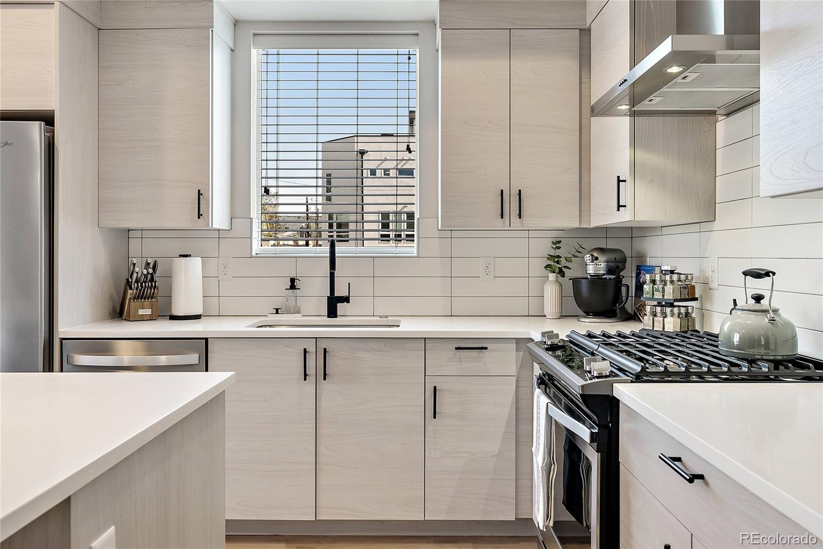 2939 W 23rd Avenue Unit: 6