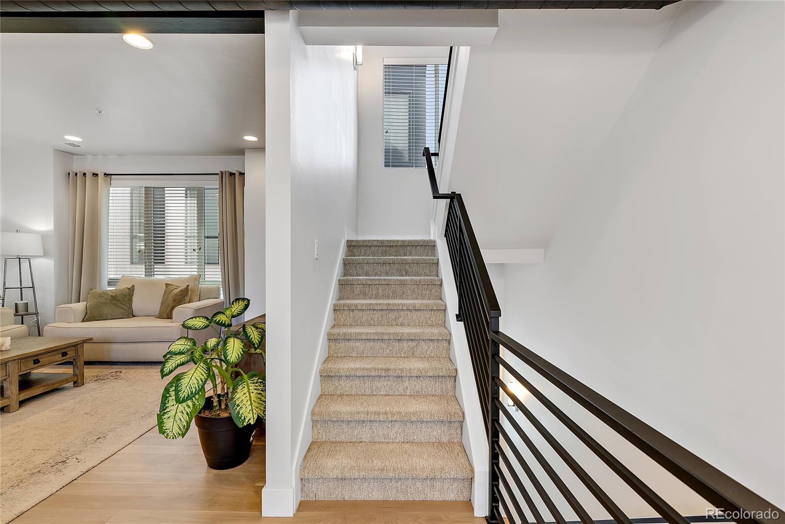 2939 W 23rd Avenue Unit: 6